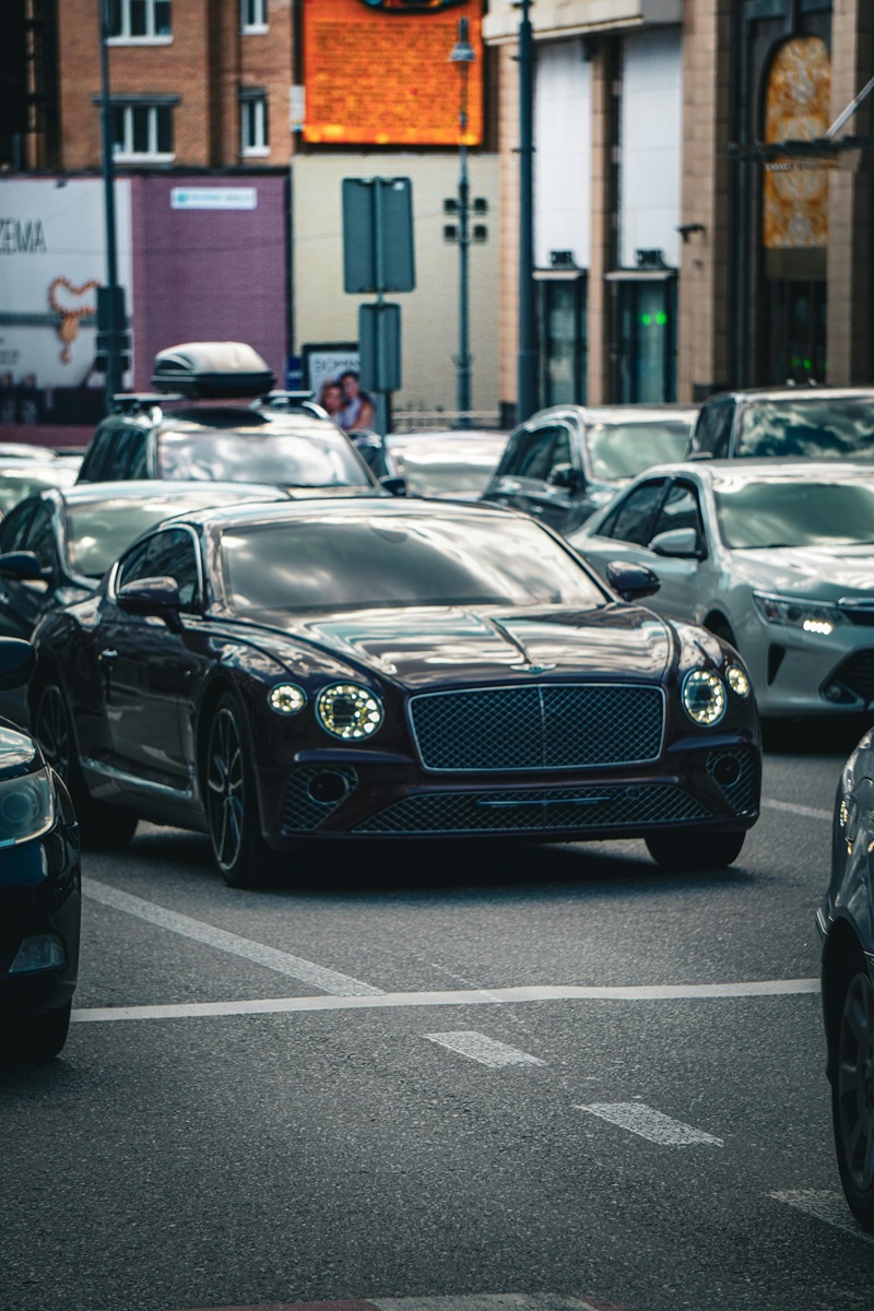 Bentley model enhanced with custom wheels and suspension tuning